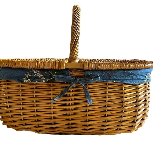 Other - Vintage Large Oval Wicker Picnic Basket, Blue Floral Lining & Removable Lid